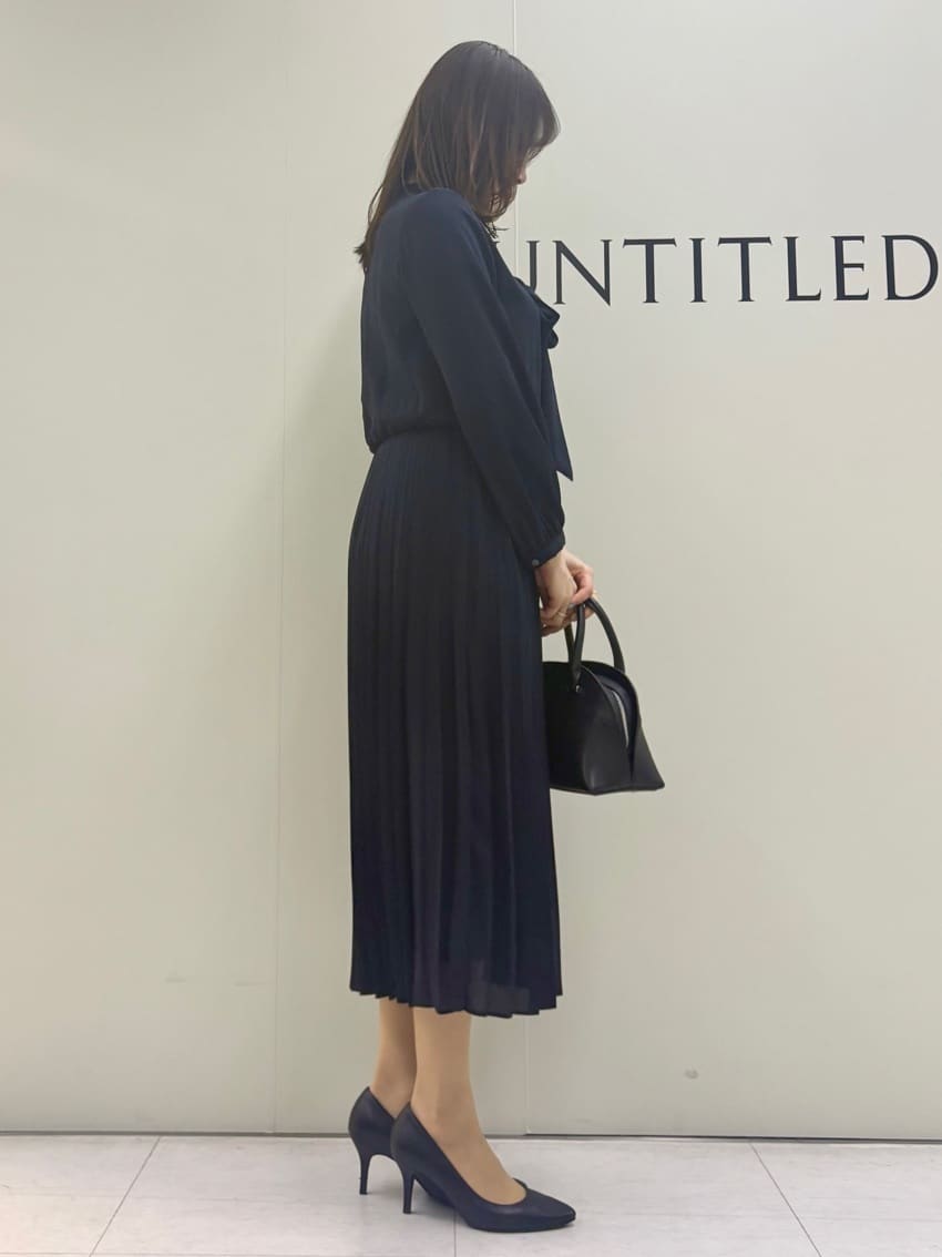 Sakaiさんの「UNTITLED｜【フォーマル/洗える】ボウタイ プリーツワンピース」を使ったコーディネート