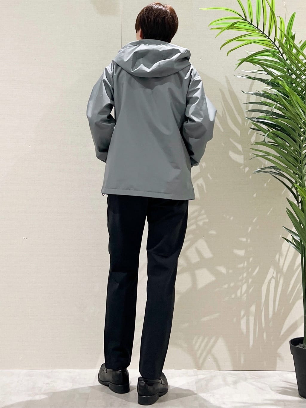 SHI-MAさんの「THE SHOP TK｜【季節の変わり目に最適】ナイロンマウンテンパーカ  防風/洗濯機OK」を使ったコーディネート
