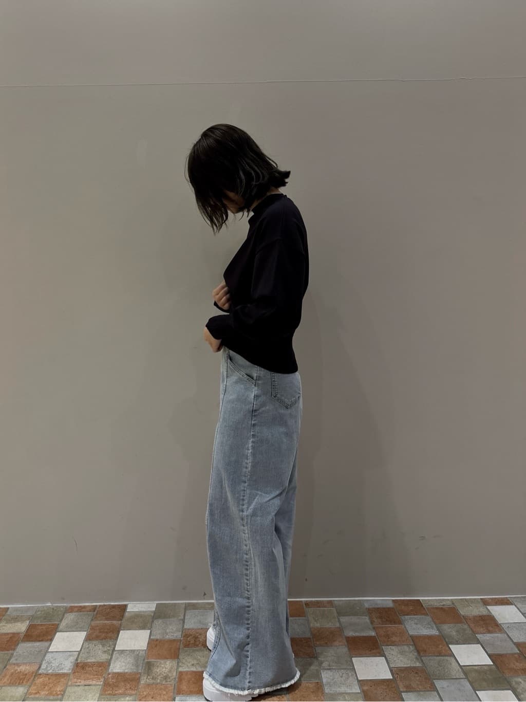 みゆさんの「INDIVI｜ハイウエストカットオフデニム」を使ったコーディネート