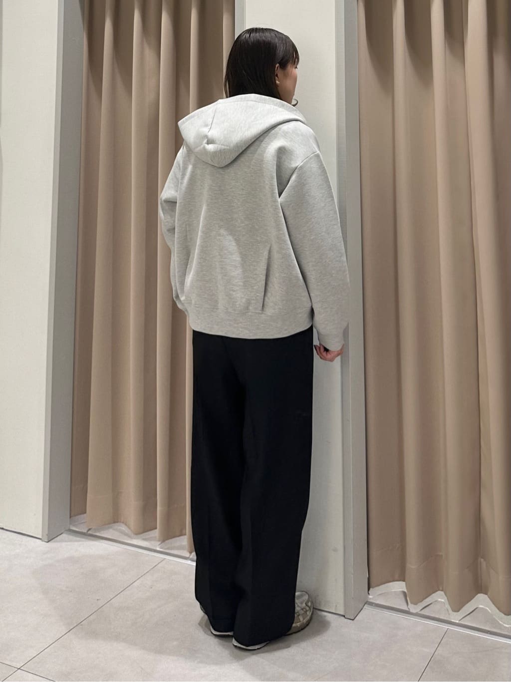 cottonさんの「THE SHOP TK｜ダンボールジップパーカ」を使ったコーディネート