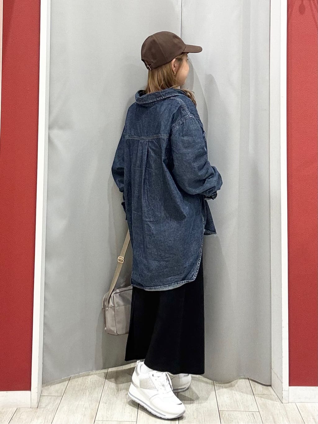 shioさんの「SHOO･LA･RUE｜【洗濯機可/セットアップ可/毛玉になりにくい】心地よく穿ける ニットナロースカート」を使ったコーディネート