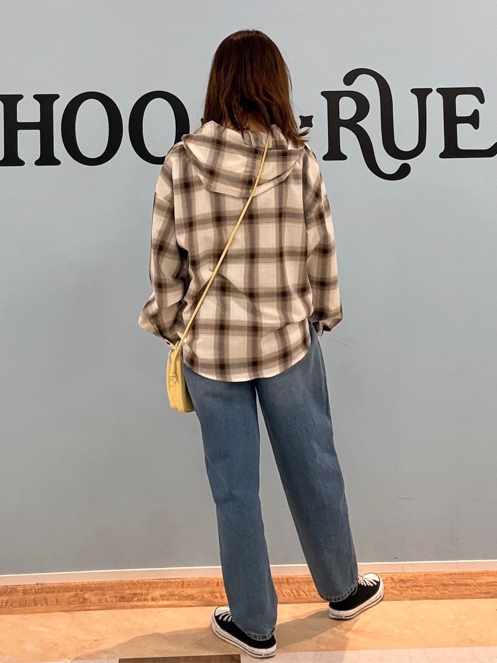 Naaatsuさんの「SHOO･LA･RUE｜【SHOO・LA・RUE DENIM】大人のきれいめカジュアルに デニムテーパードパンツ」を使ったコーディネート