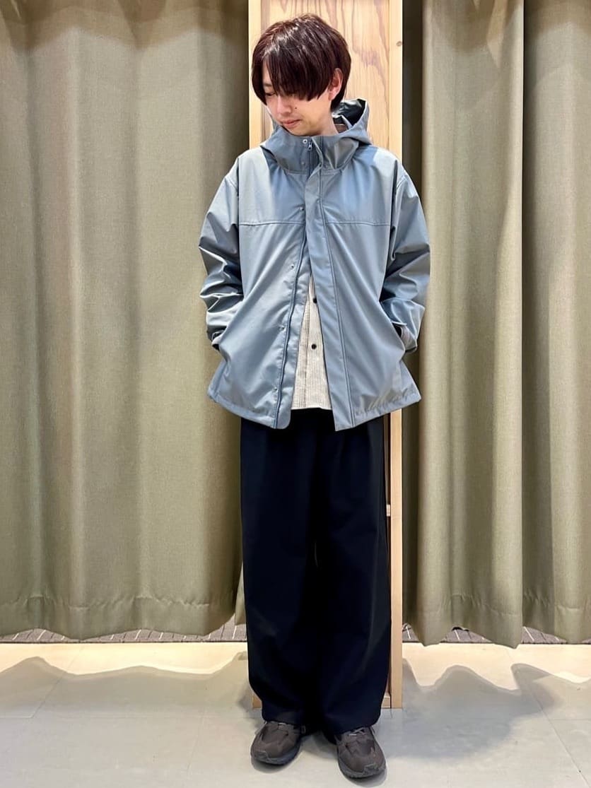 yoshiさんの「THE SHOP TK｜【季節の変わり目に最適】ナイロンマウンテンパーカ  防風/洗濯機OK」を使ったコーディネート