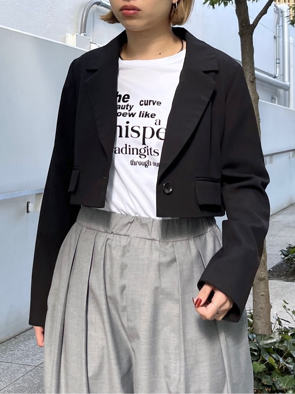Harukaさんの「INDIVI｜クロップドジャケット」を使ったコーディネート