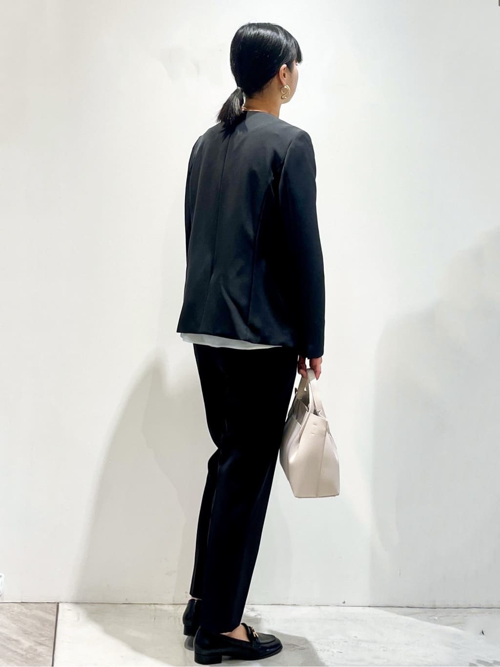 あいさんの「OPAQUE.CLIP｜《通勤／セットアップ対応》 Vネックジャケット／ダブルクロス【洗濯機OK】」を使ったコーディネート