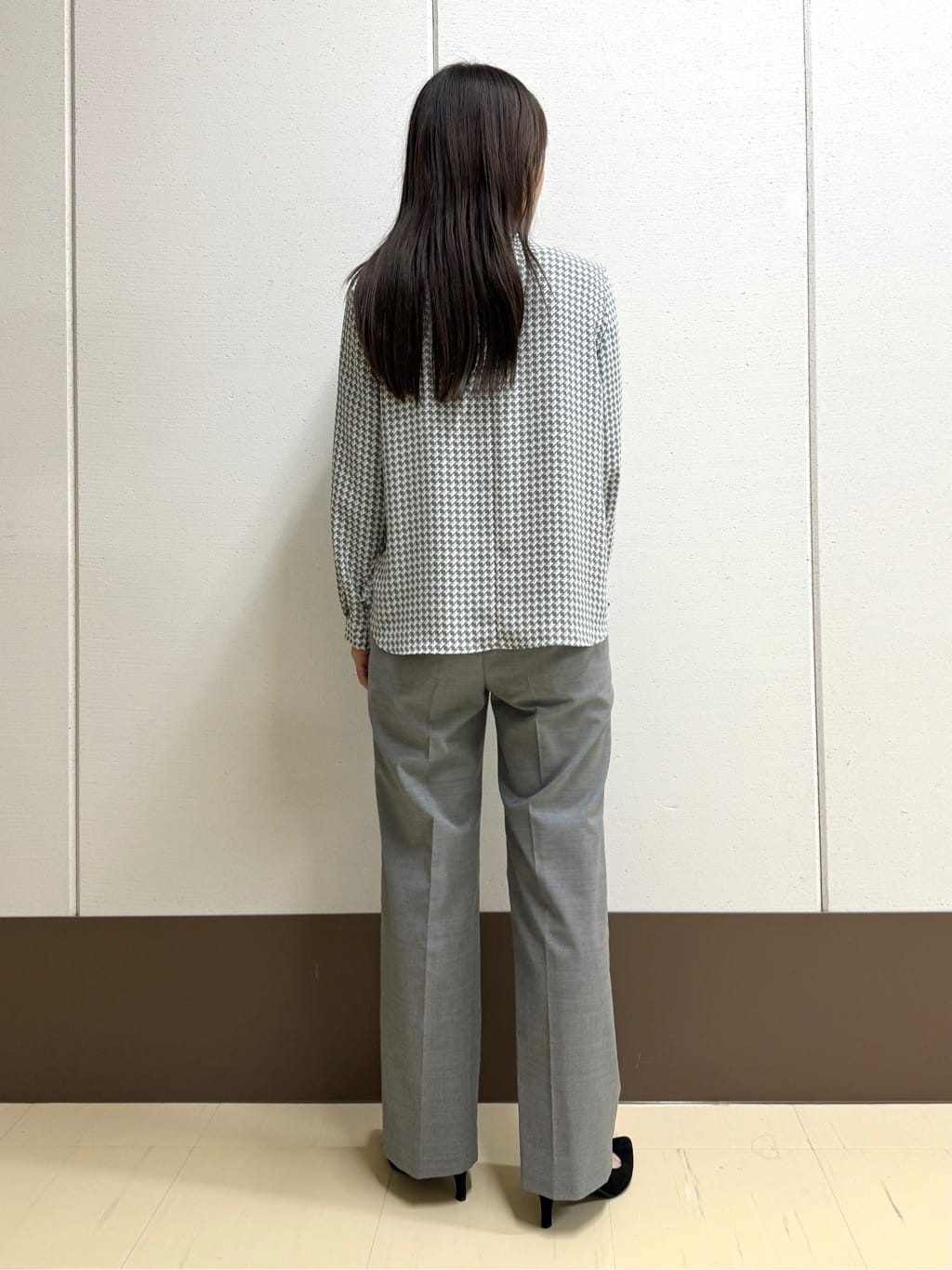 mamiさんの「INDIVI｜【通勤／オフィス】タックジョーゼットブラウス」を使ったコーディネート