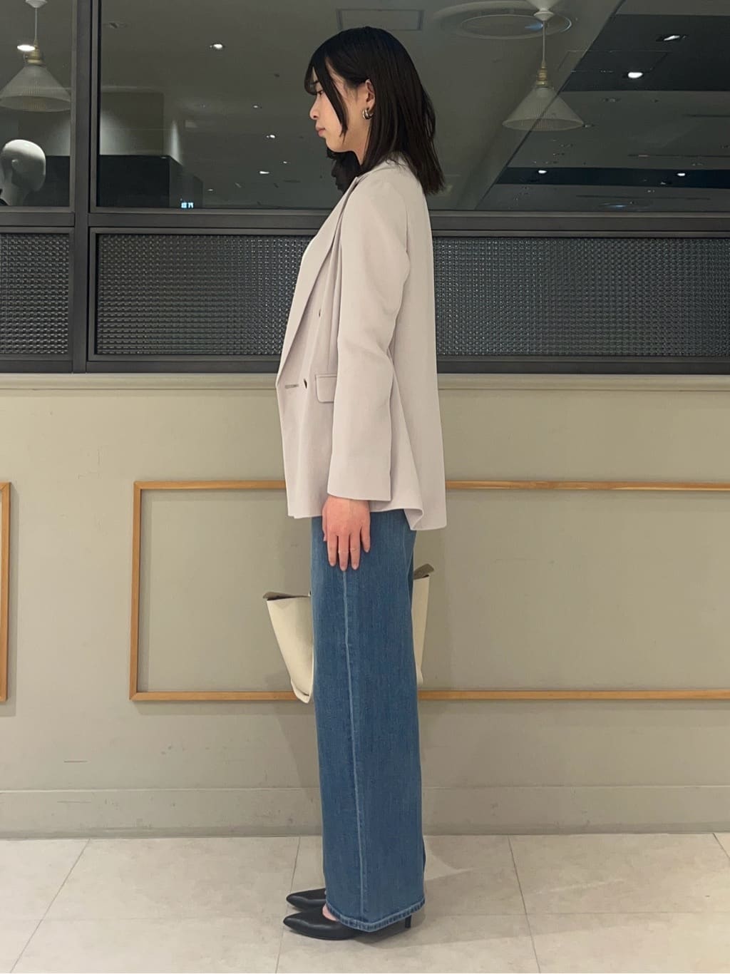 kumiさんの「INDIVI｜【褒められデニム】ワイドストレート デニムパンツ」を使ったコーディネート