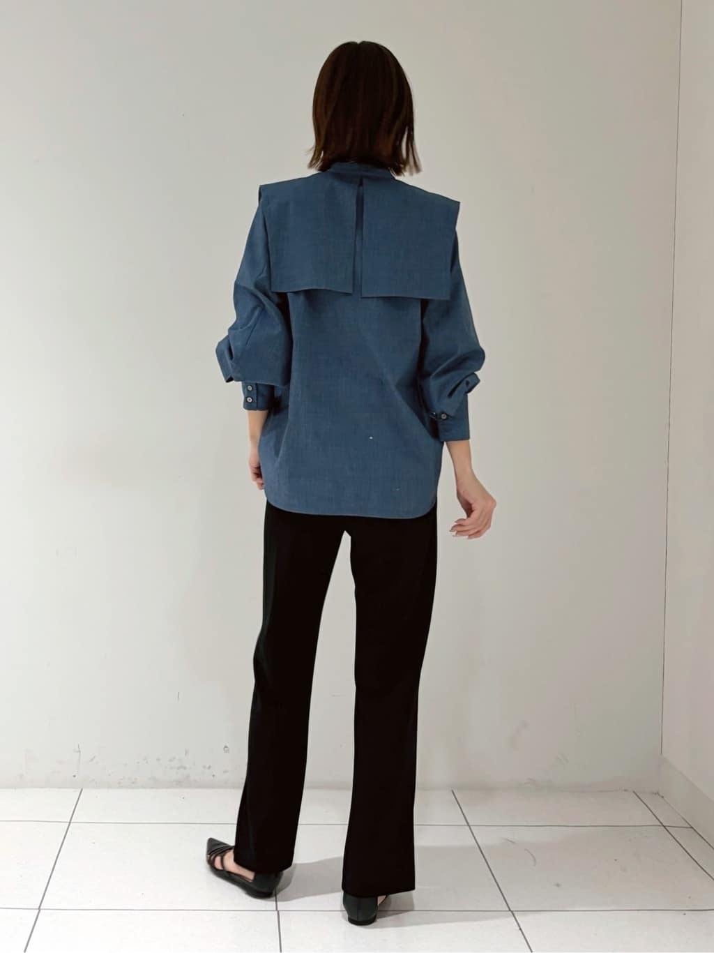 shioriさんの「INDIVI｜ビッグカラーシャツ」を使ったコーディネート
