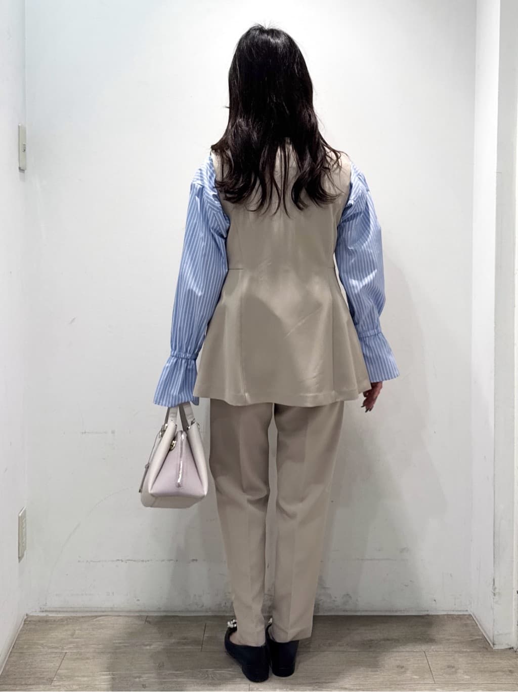 yuicciさんの「OPAQUE.CLIP｜ペプラムジレ／セットアップ対応可【洗濯機OK】」を使ったコーディネート