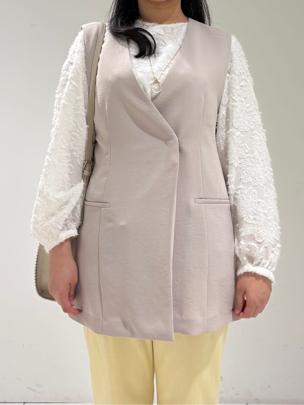 momokoさんの「INDIVI｜【洗える／多機能／SETUP可】着る日傘ジレジャケット」を使ったコーディネート