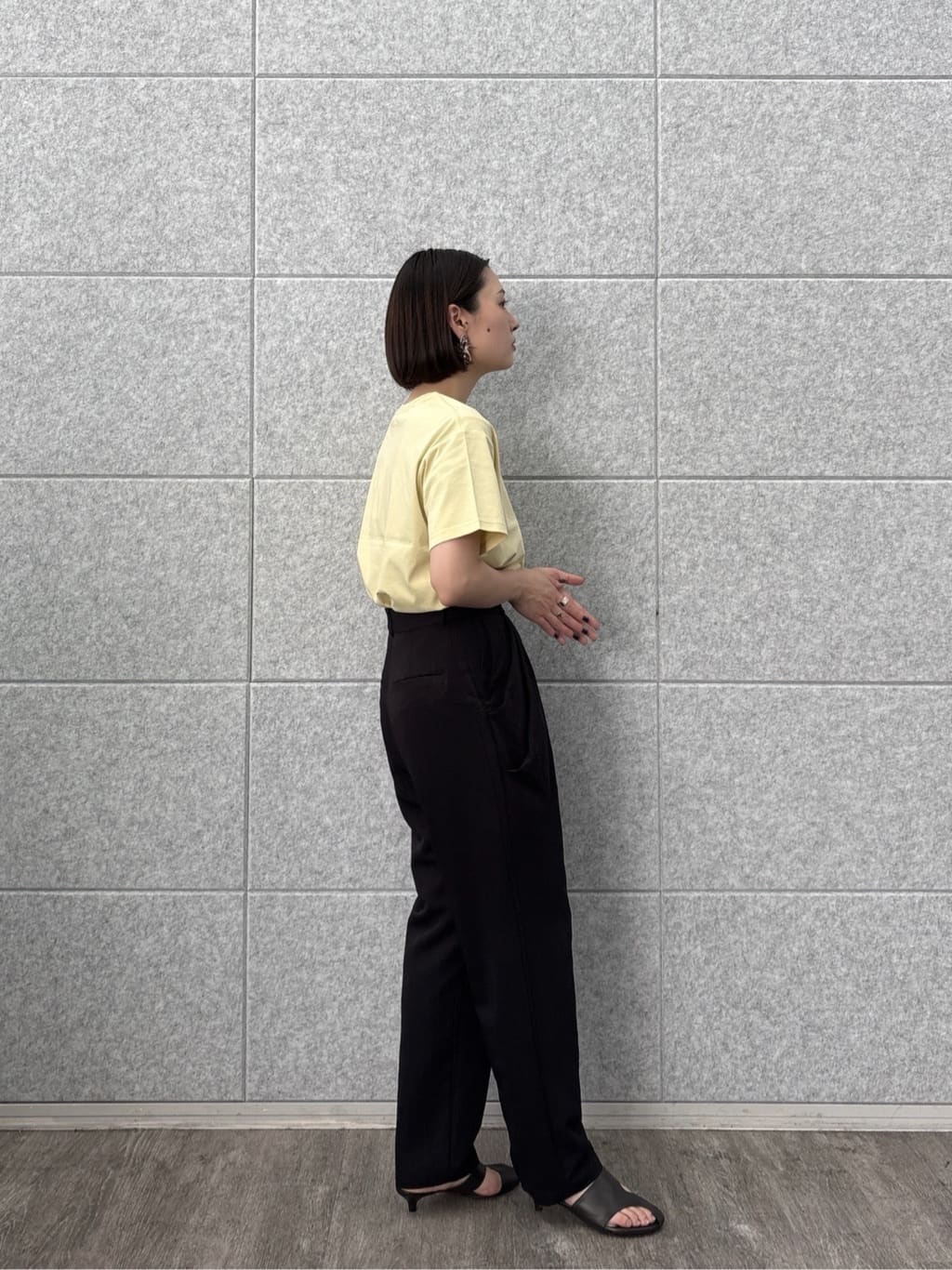 ayanoさんの「INDIVI｜クルーネック刺繍Tシャツ」を使ったコーディネート