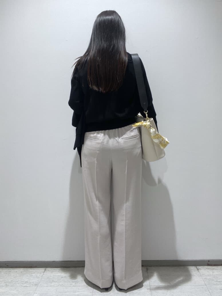 meiさんの「INDIVI｜【洗える／アンサンブル可能】シンプルデザインニット」を使ったコーディネート
