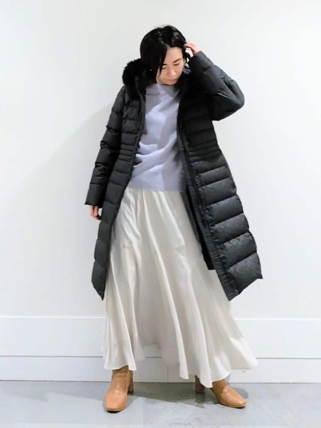 ミズタさんの「UNTITLED｜【はっ水機能/フード取り外し可/防寒】ロングダウンコート」を使ったコーディネート