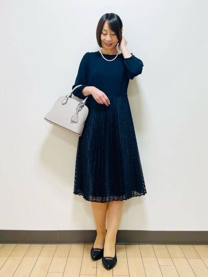 Riiさんの「Reflect｜【SS-4Lサイズ】シフォン&times;幾何柄レースプリーツワンピース」を使ったコーディネート