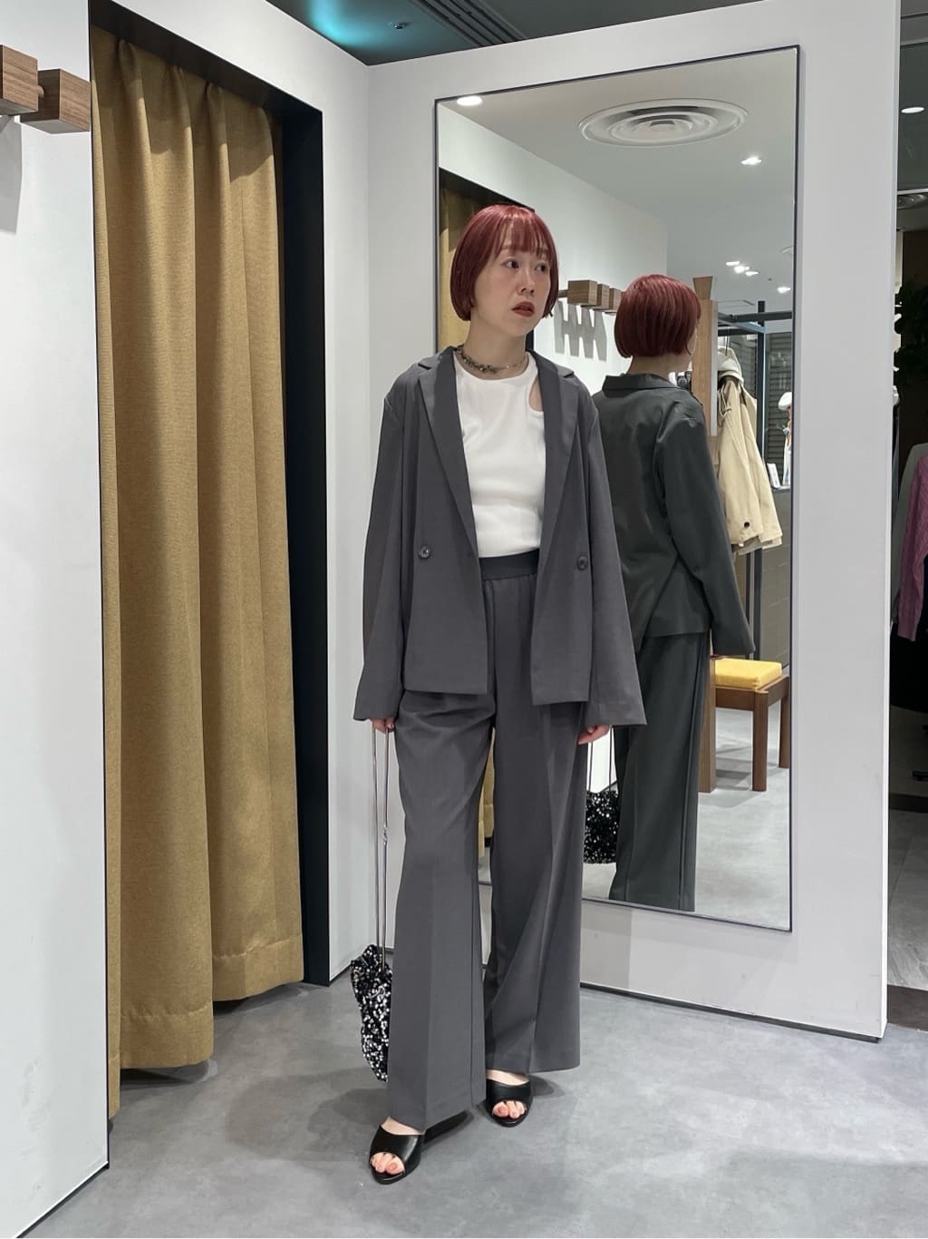 mikuさんの「INDIVI｜Comfy SET UP｜ダブルブレストイージージャケット【セットアップ対応／通勤／カセット服／接触」を使ったコーディネート