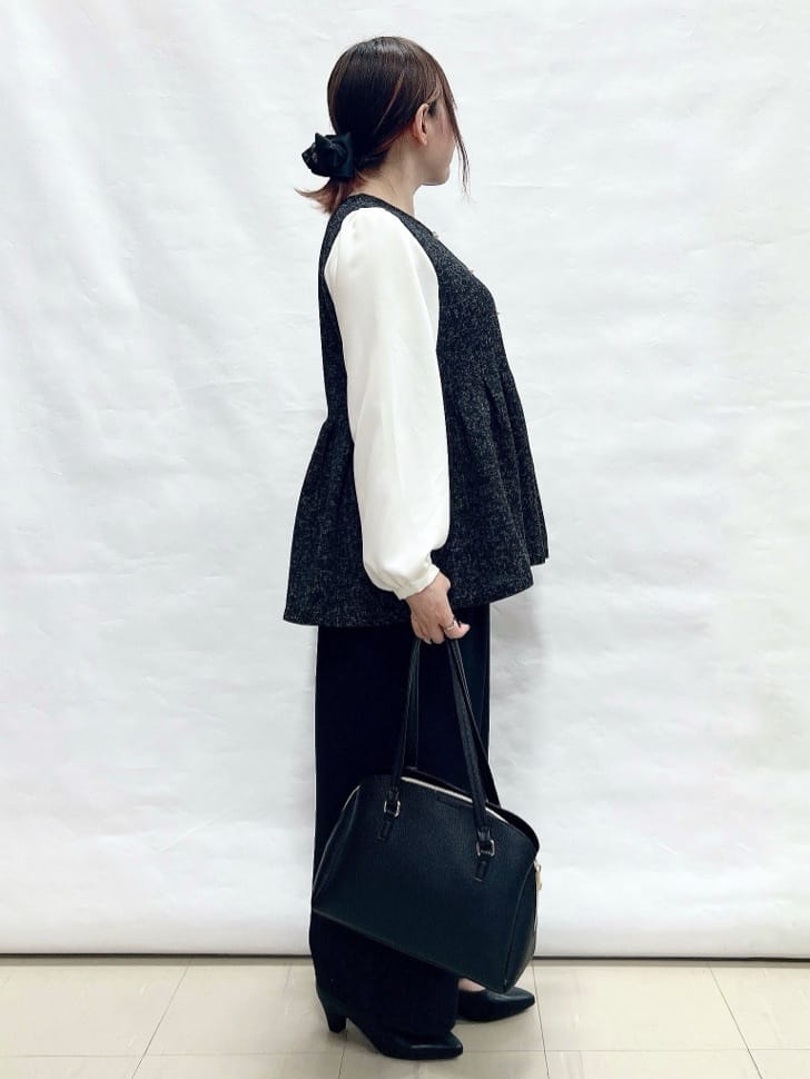 YUIさんの「SHOO･LA･RUE｜【軽量/2WAY】ロングハンドル ラウンドトートバッグ」を使ったコーディネート