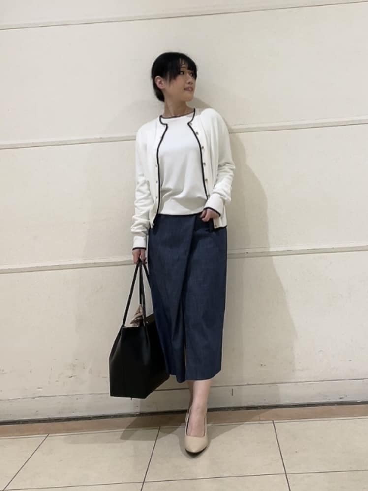 watanabeさんの「UNTITLED｜【アンサンブル可/洗える】ウォームスパン カーディガン」を使ったコーディネート