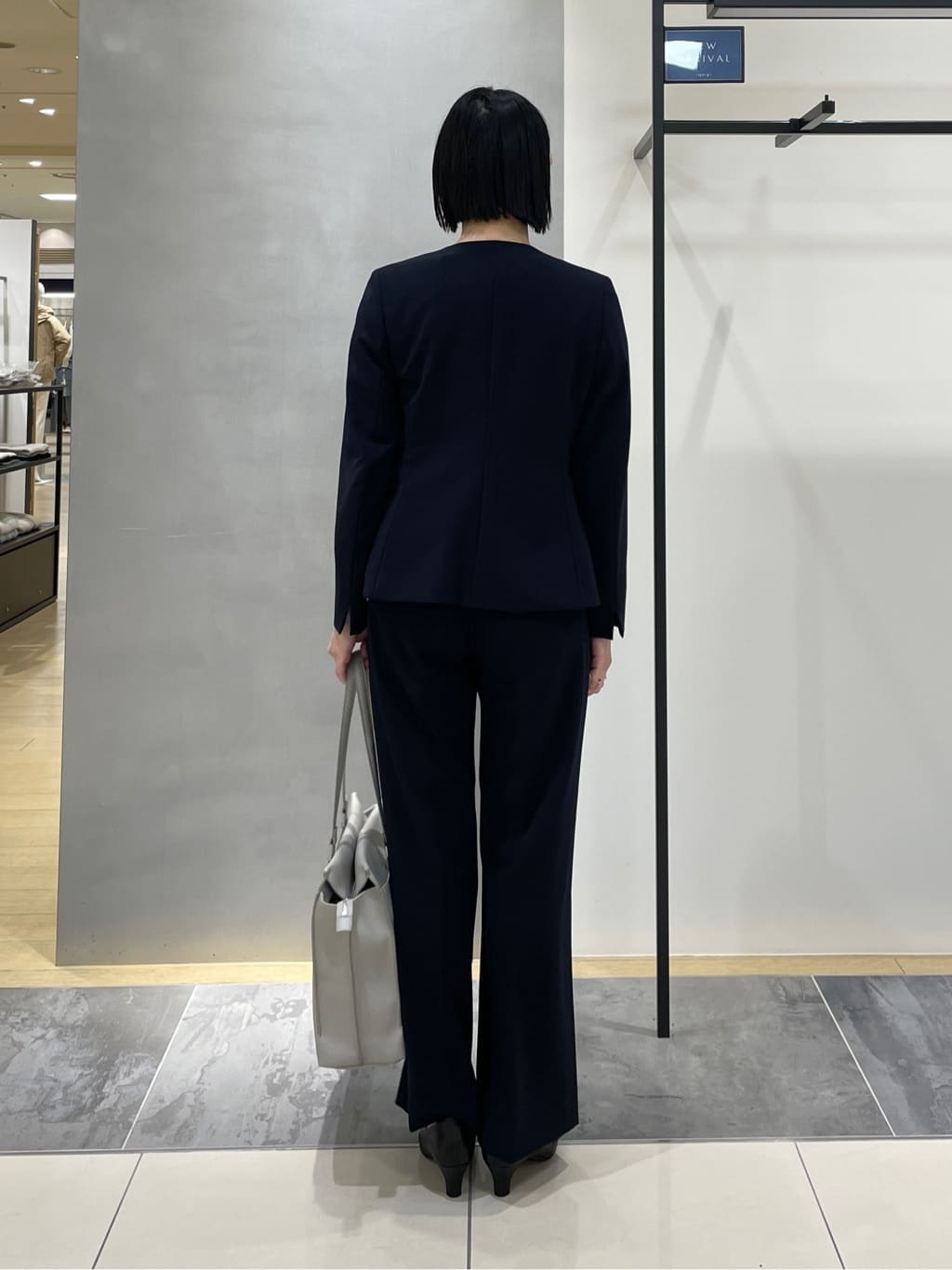 shihoさんの「INDIVI｜【通勤スーツ／洗える】ストレッチカラーレスジャケット」を使ったコーディネート