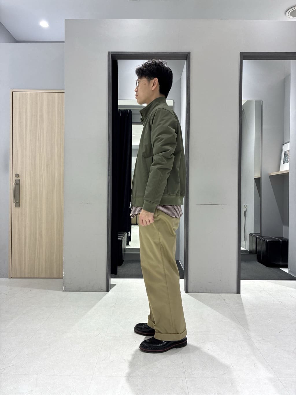 わいずみさんの「TAKEO KIKUCHI｜スタンドカラー ショート リブ ブルゾン」を使ったコーディネート