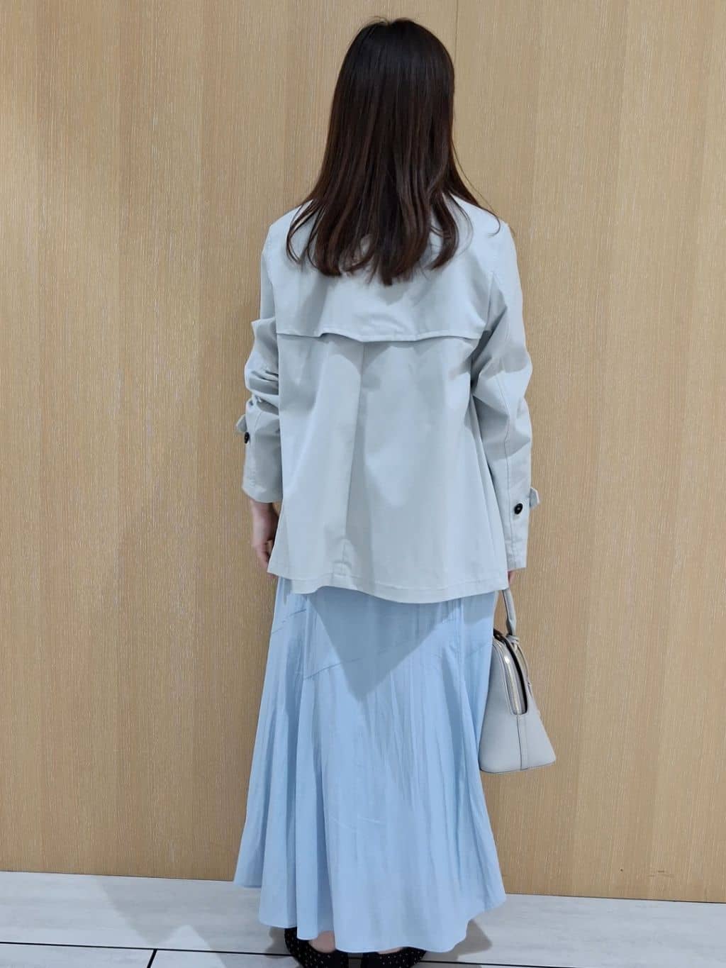 YuKaRiさんの「UNTITLED｜【定番人気/はっ水/洗える】タスランショートトレンチコート」を使ったコーディネート