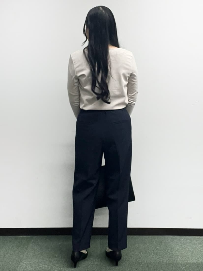 Hitomiさんの「index｜ストレッチテーパードパンツ／セットアップ可【洗濯機OK／防シワ／イージーアイロン】」を使ったコーディネート