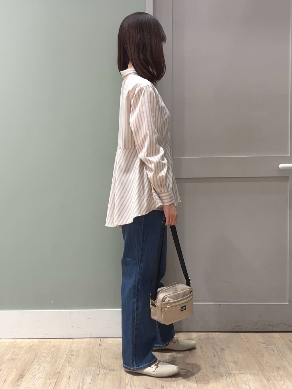 しばみさんの「grove｜【選べる着丈】大人のためのストレートデニムパンツ」を使ったコーディネート