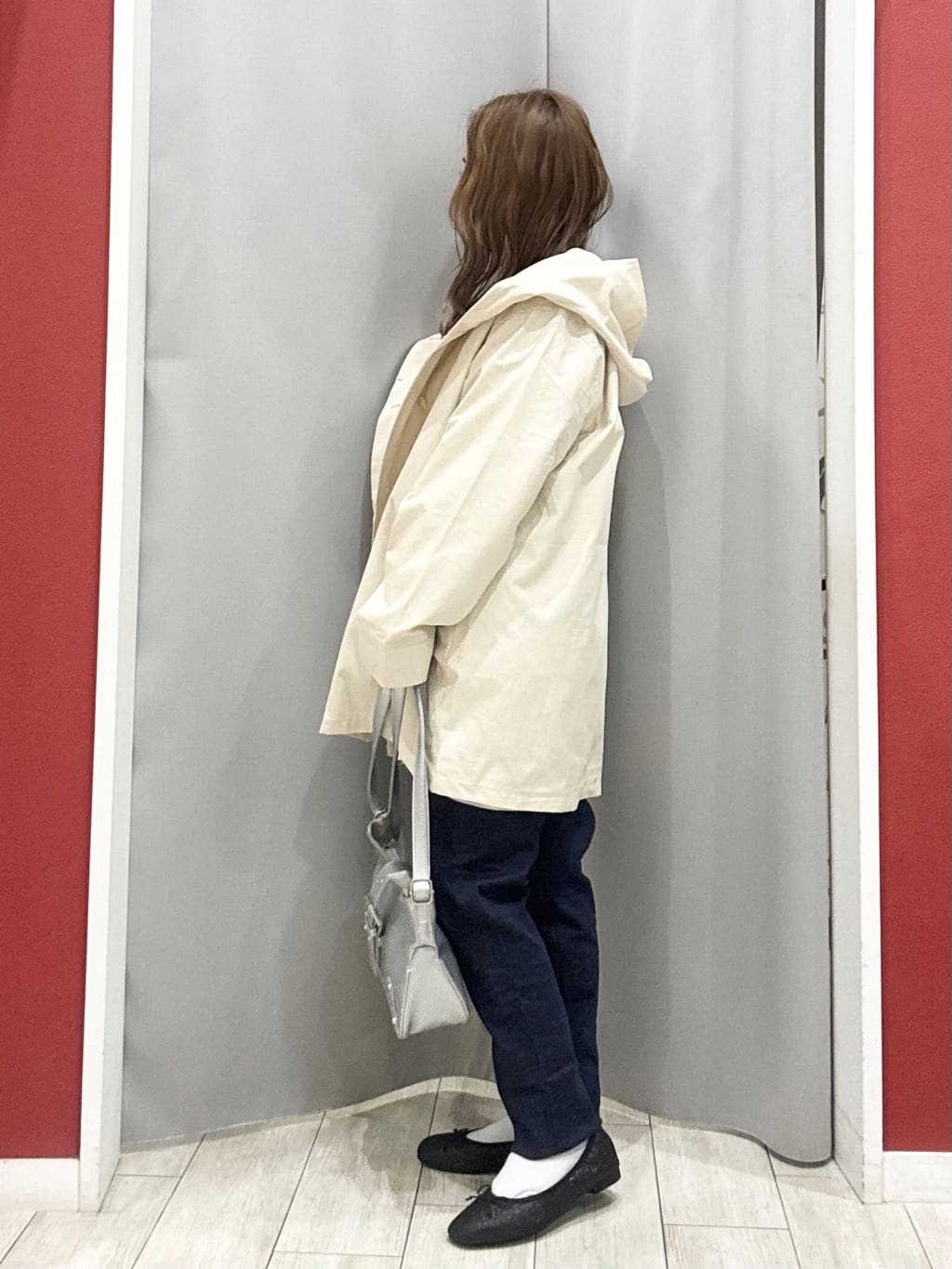 shioさんの「SHOO･LA･RUE｜【防花粉/洗濯機可/S-LL】ゆったり着られる 大人のテントフーディージャケット」を使ったコーディネート
