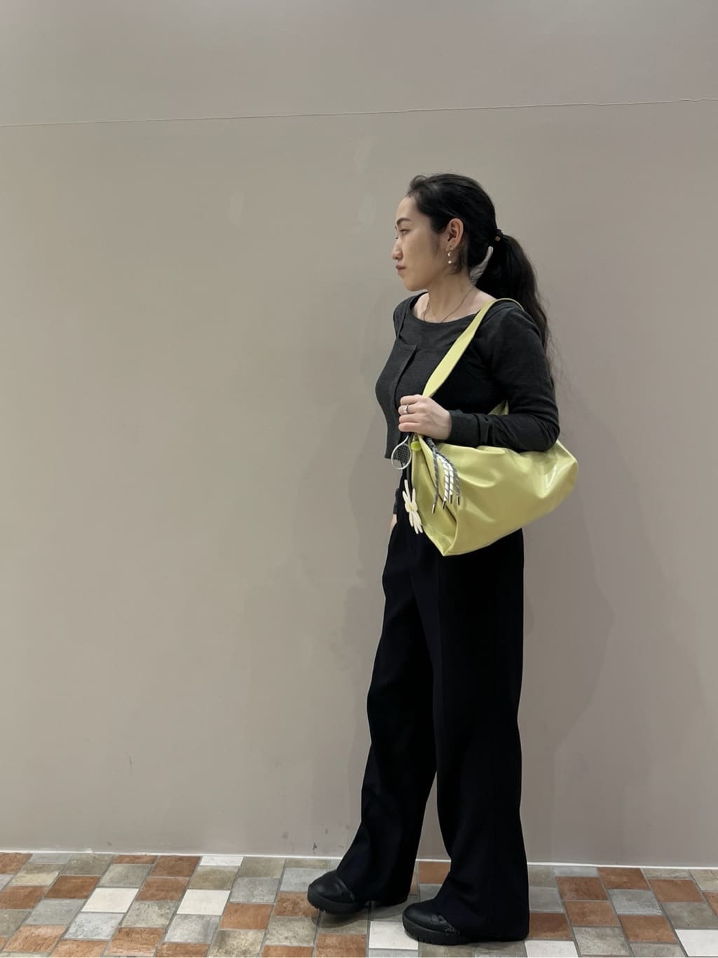 Uminoさんの「INDIVI｜ビスチェレイヤードニット」を使ったコーディネート