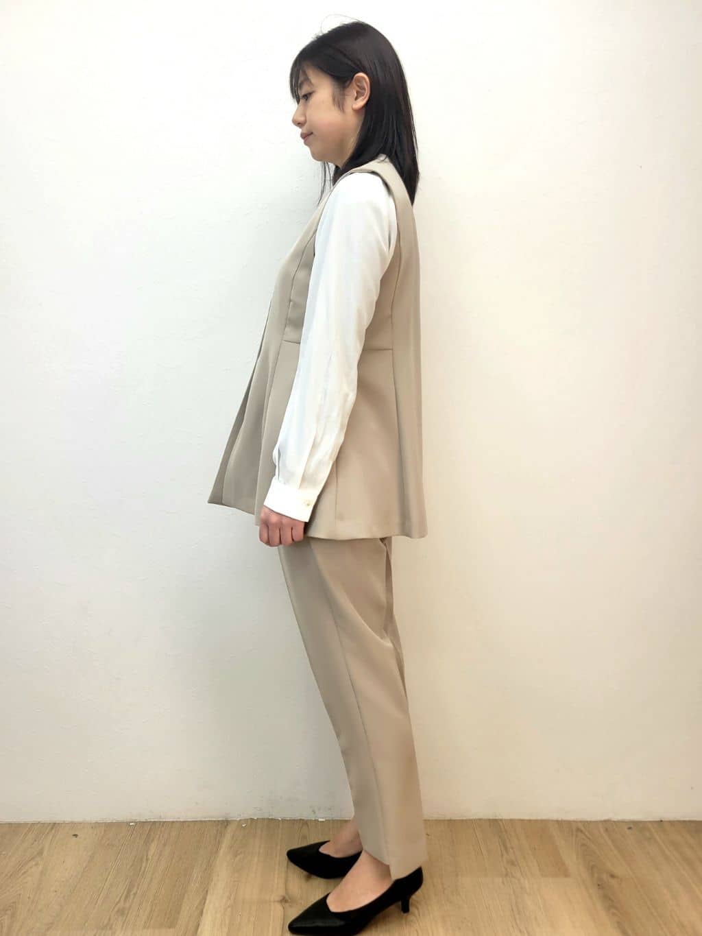 LISAさんの「OPAQUE.CLIP｜ペプラムジレ／セットアップ対応可【洗濯機OK】」を使ったコーディネート