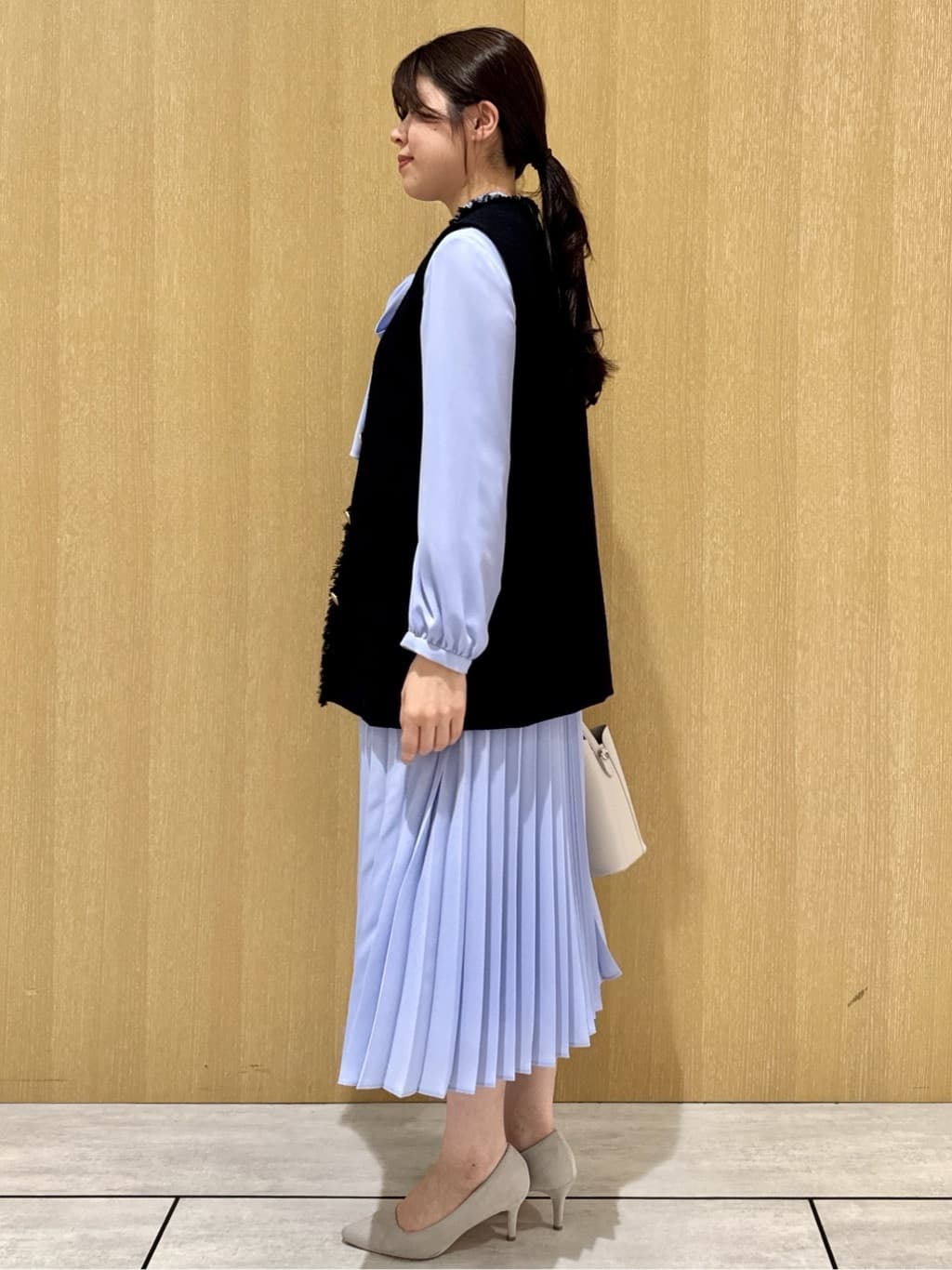 nanaさんの「UNTITLED｜【オンオフ使える】スラブツイード ジレ」を使ったコーディネート