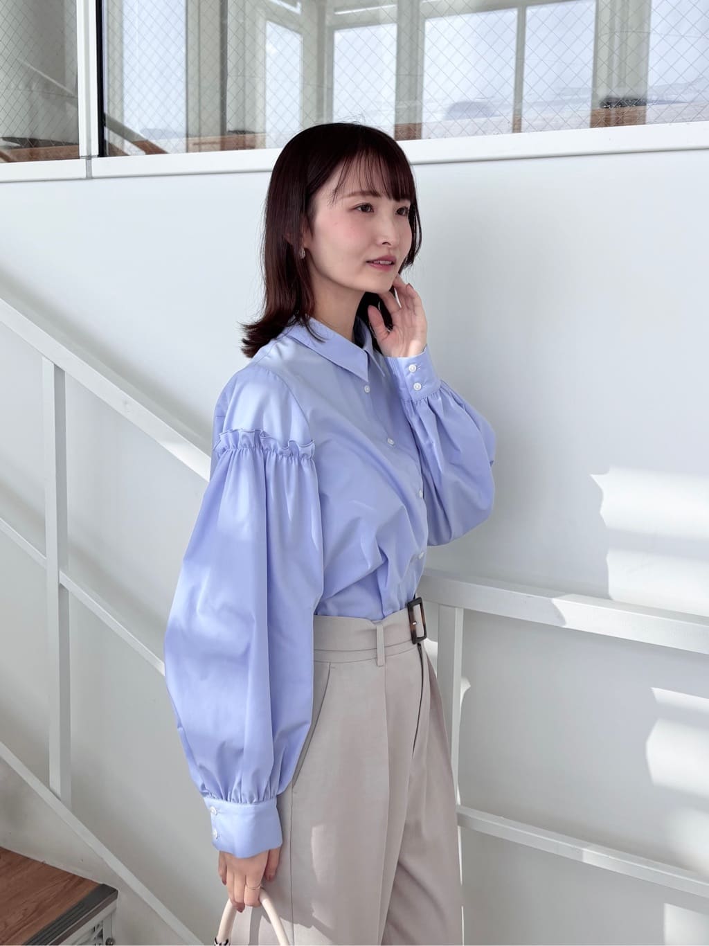 みさかさんの「index｜ボリュームスリーブブラウス【洗濯機OK】《5col》」を使ったコーディネート