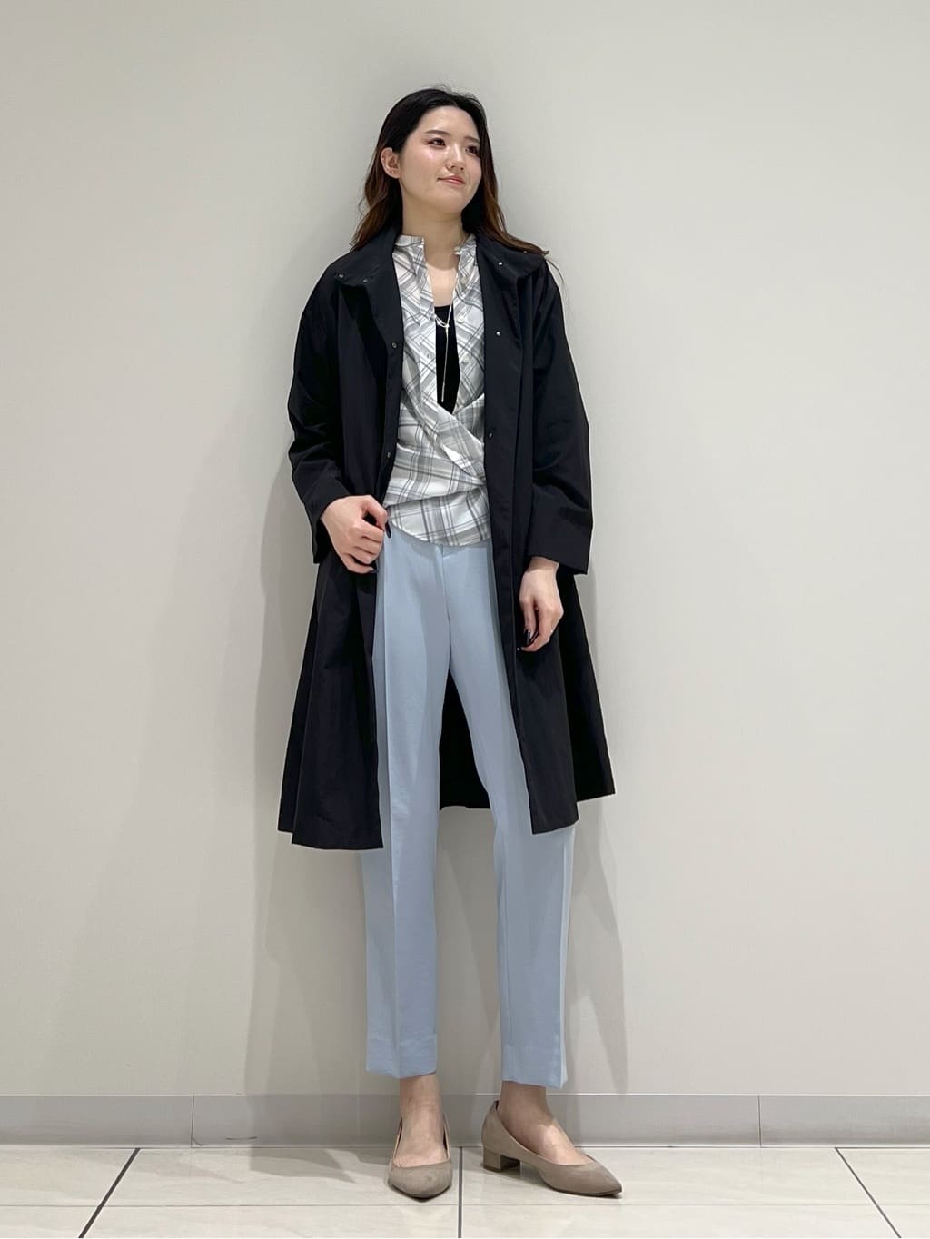 T.Kさんの「INDIVI｜【2WAY／シアー】バイアスチェック柄＆無地 カシュクールシャツ」を使ったコーディネート