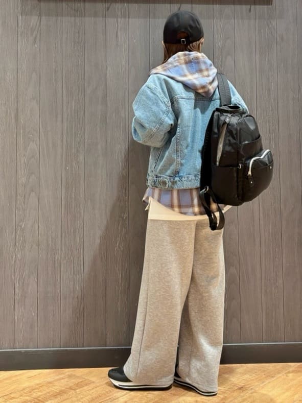 meiさんの「SHOO･LA･RUE｜【SHOO・LA・RUE DENIM】羽織るだけでこなれる　オーバーサイズデニムジャケット」を使ったコーディネート