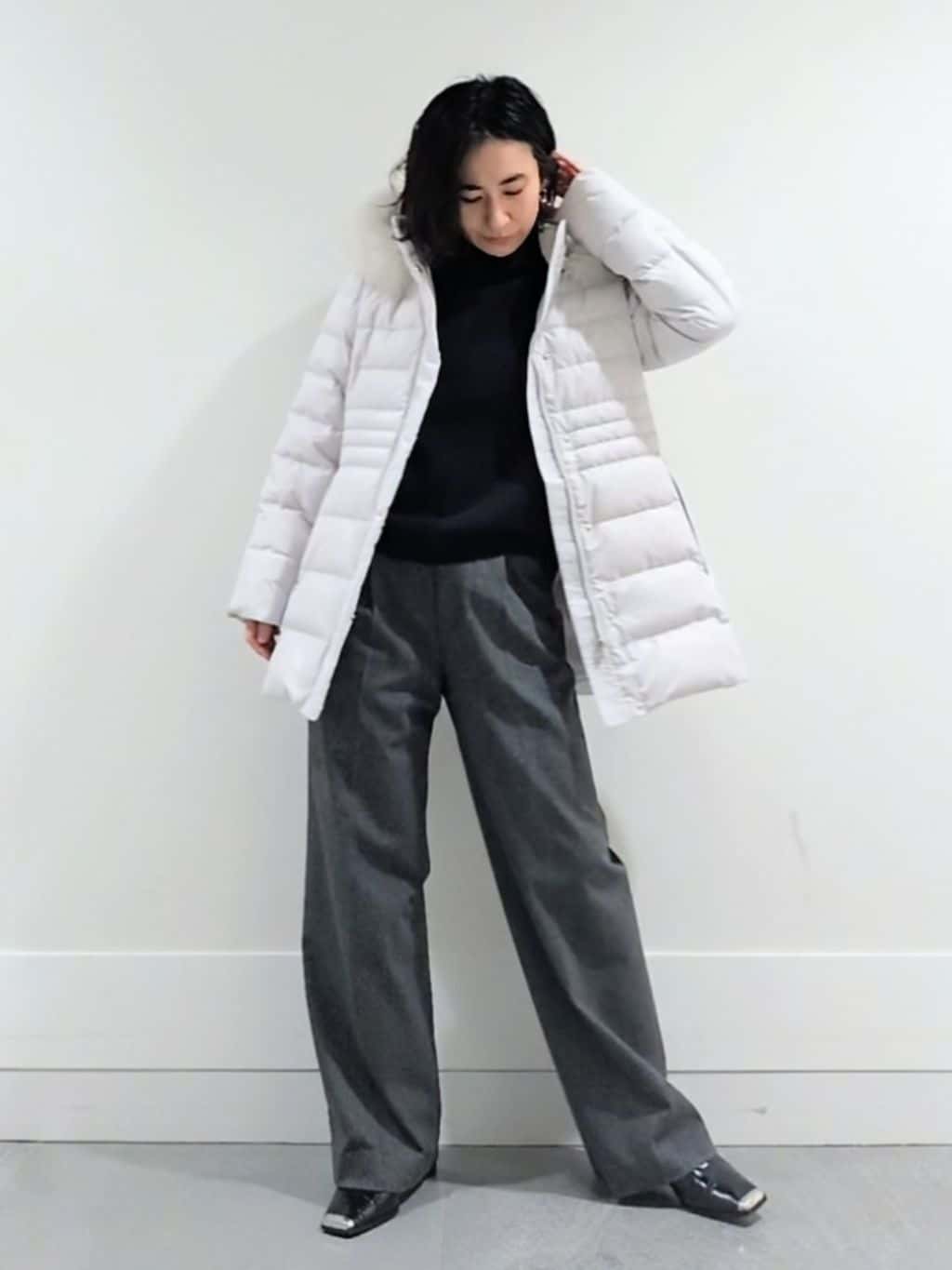 ミズタさんの「UNTITLED｜【はっ水機能/フード取り外し可】ミディダウンコート」を使ったコーディネート