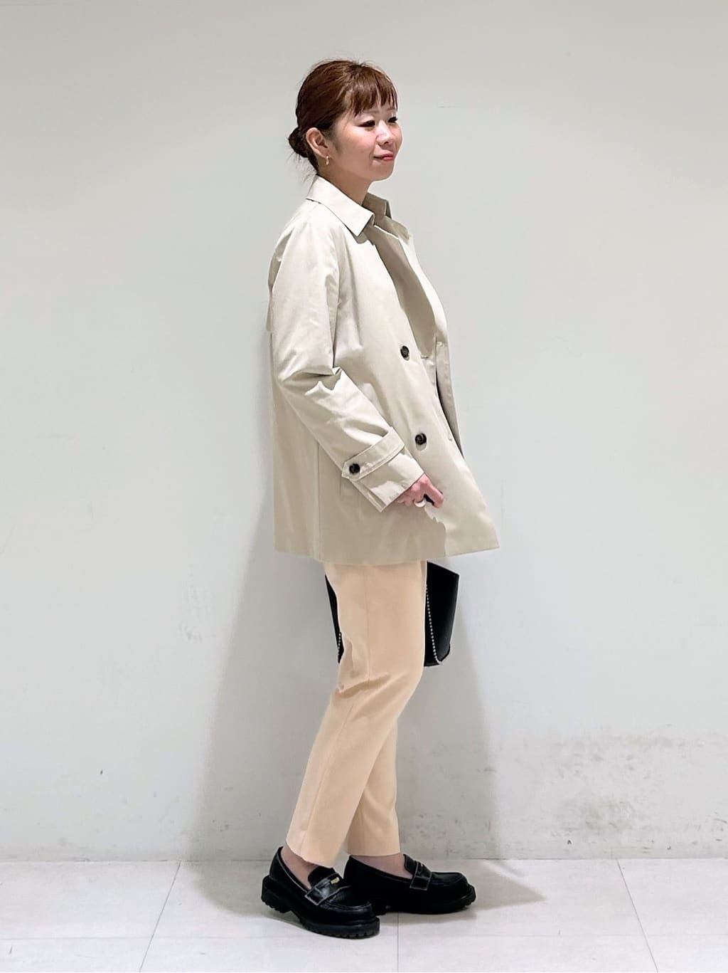 tsuyuさんの「INDIVI｜【ミドルサイズ／合皮／ショルダー付】スタッズ風メタルバッグ」を使ったコーディネート