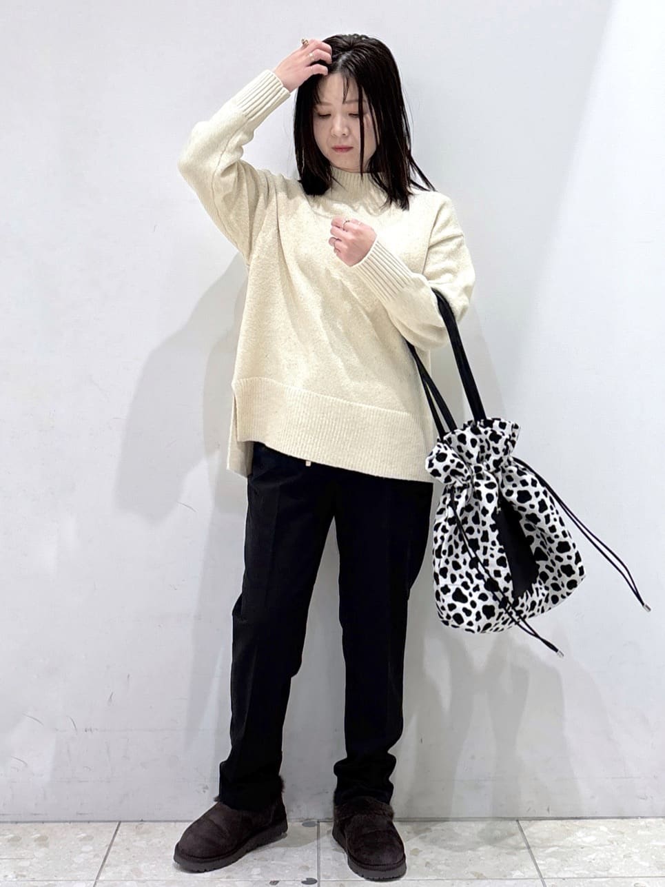 mameさんの「OPAQUE.CLIP｜ウォームタッチ イージーテーパードパンツ【洗濯機洗OK／ストレッチ】」を使ったコーディネート