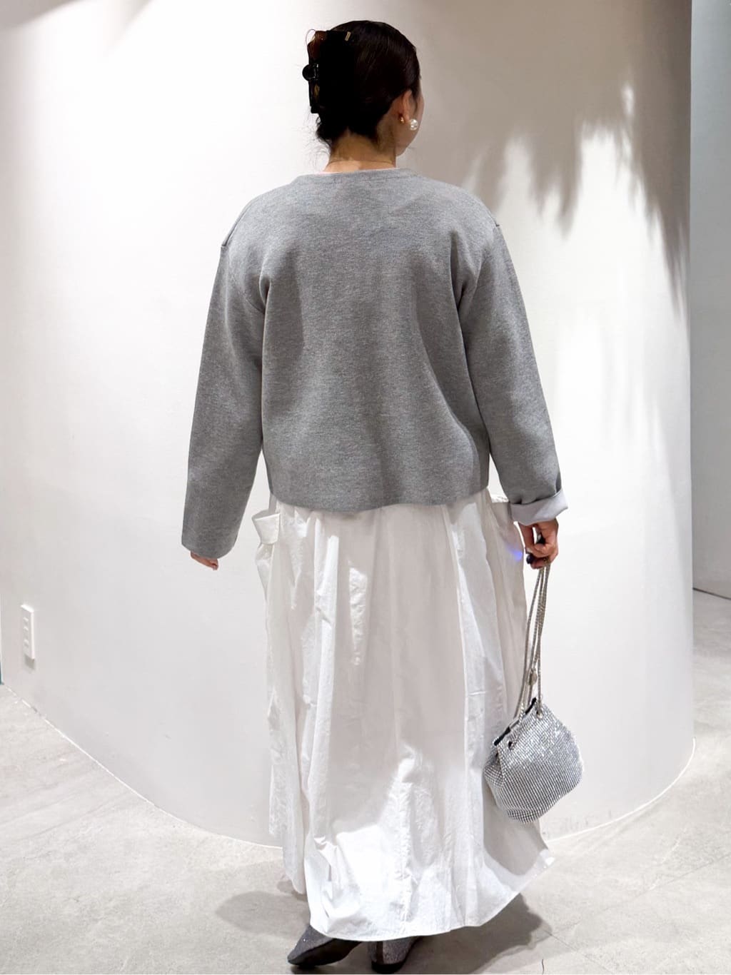 かりんさんの「OPAQUE.CLIP｜ロゴ刺繍裏毛トップス【洗濯機OK】」を使ったコーディネート