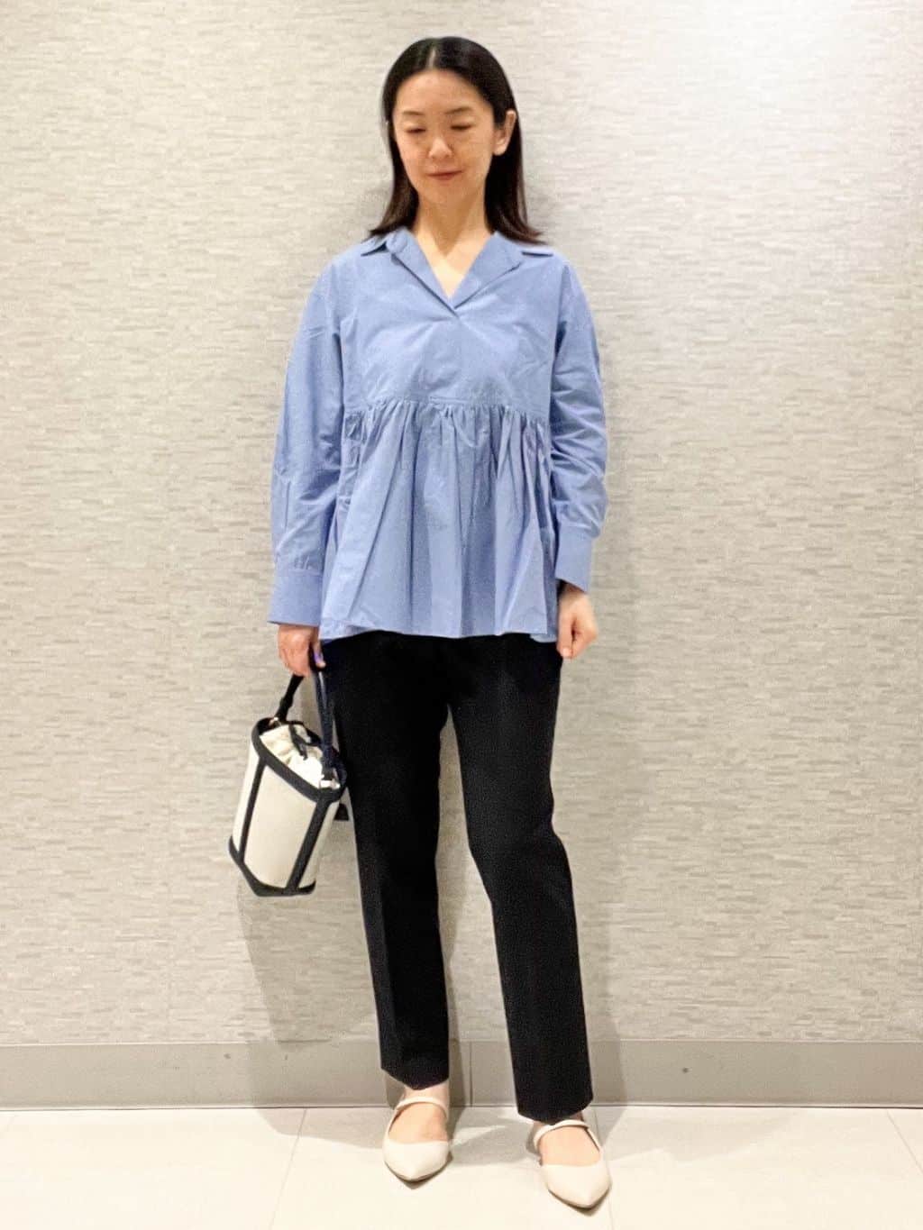 marikoさんの「Reflect｜【レイヤードにおすすめ◎】ペプラムデザインシャツ」を使ったコーディネート