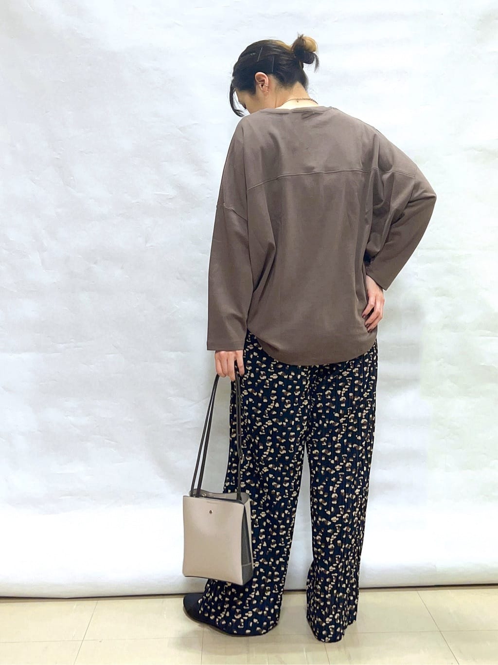 まっつんさんの「SHOO･LA･RUE｜【軽量/高レビュー】見た目よりもたっぷり入る ふわっと軽い3層ショルダー」を使ったコーディネート