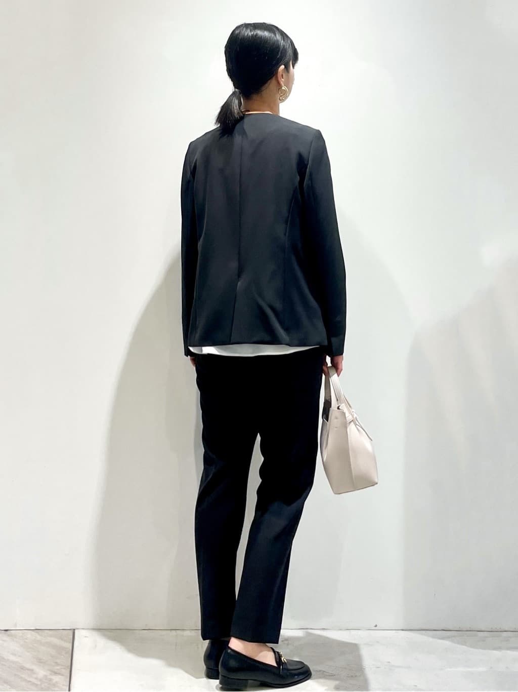 あいさんの「OPAQUE.CLIP｜《通勤／セットアップ対応》 Vネックジャケット／ダブルクロス【洗濯機OK】」を使ったコーディネート