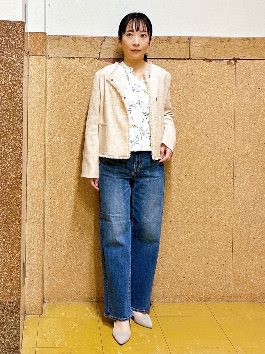 hattoriさんの「INDIVI｜【褒められデニム】ワイドストレート デニムパンツ」を使ったコーディネート