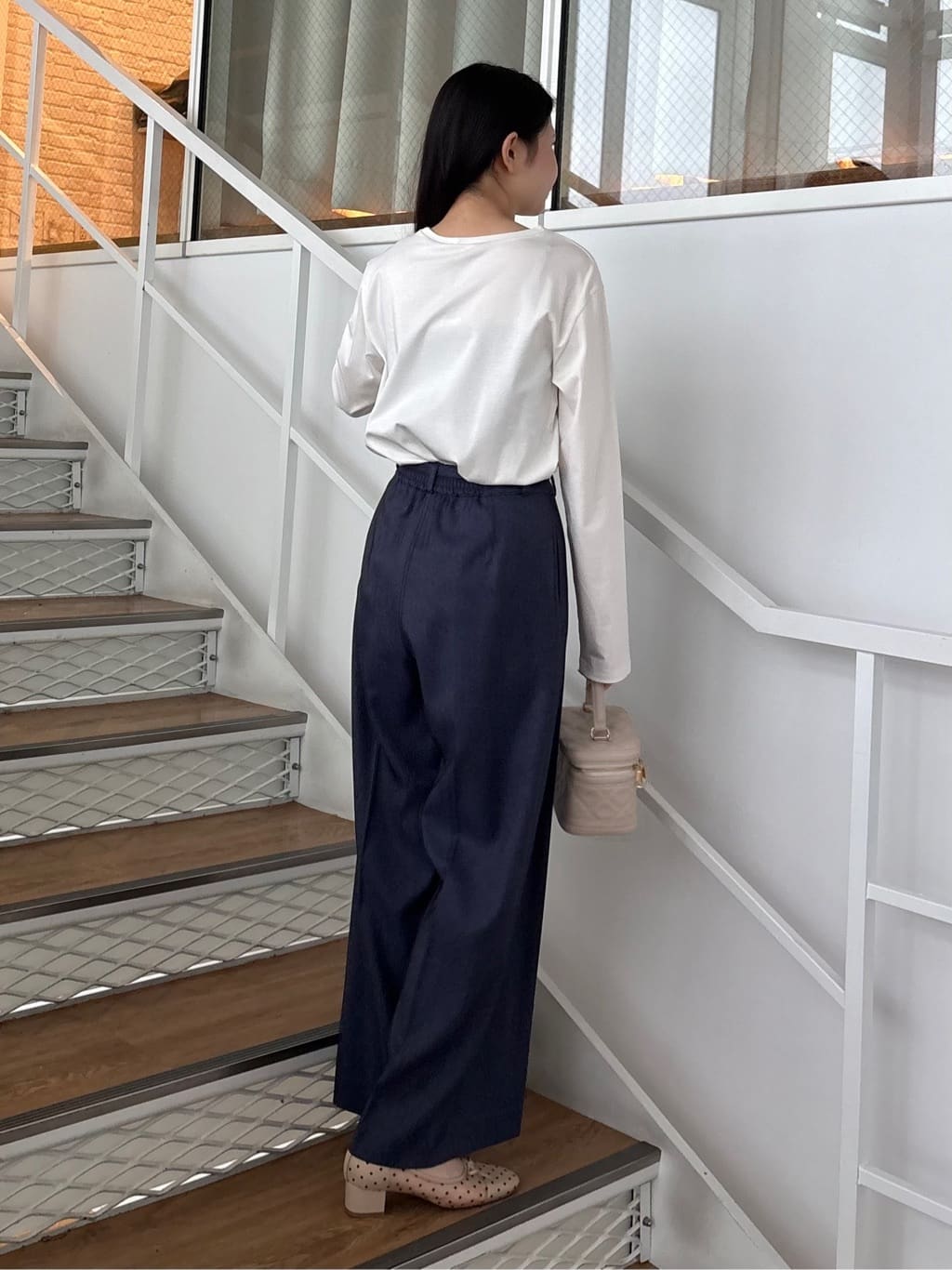 AOIさんの「Couture brooch｜【綿100％・洗える】パリジェンヌ プリントTシャツ」を使ったコーディネート