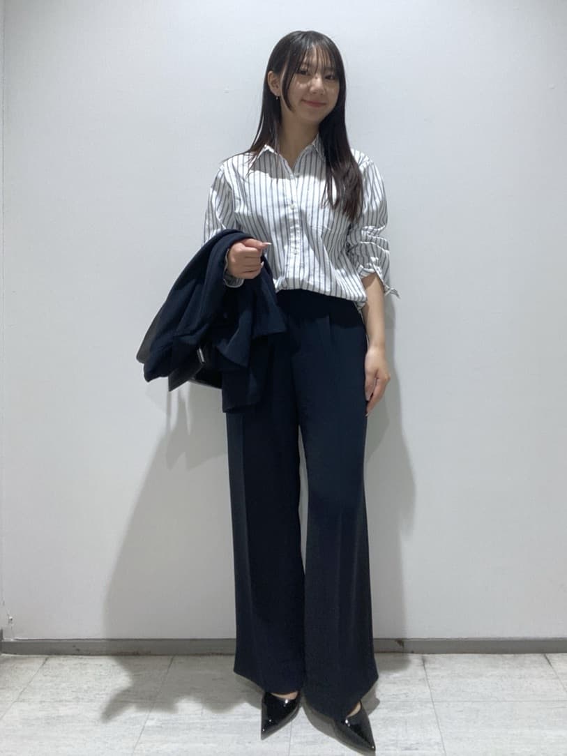 meiさんの「INDIVI｜【2WAY／洗える】ラメストライプ コットン混シャツ」を使ったコーディネート
