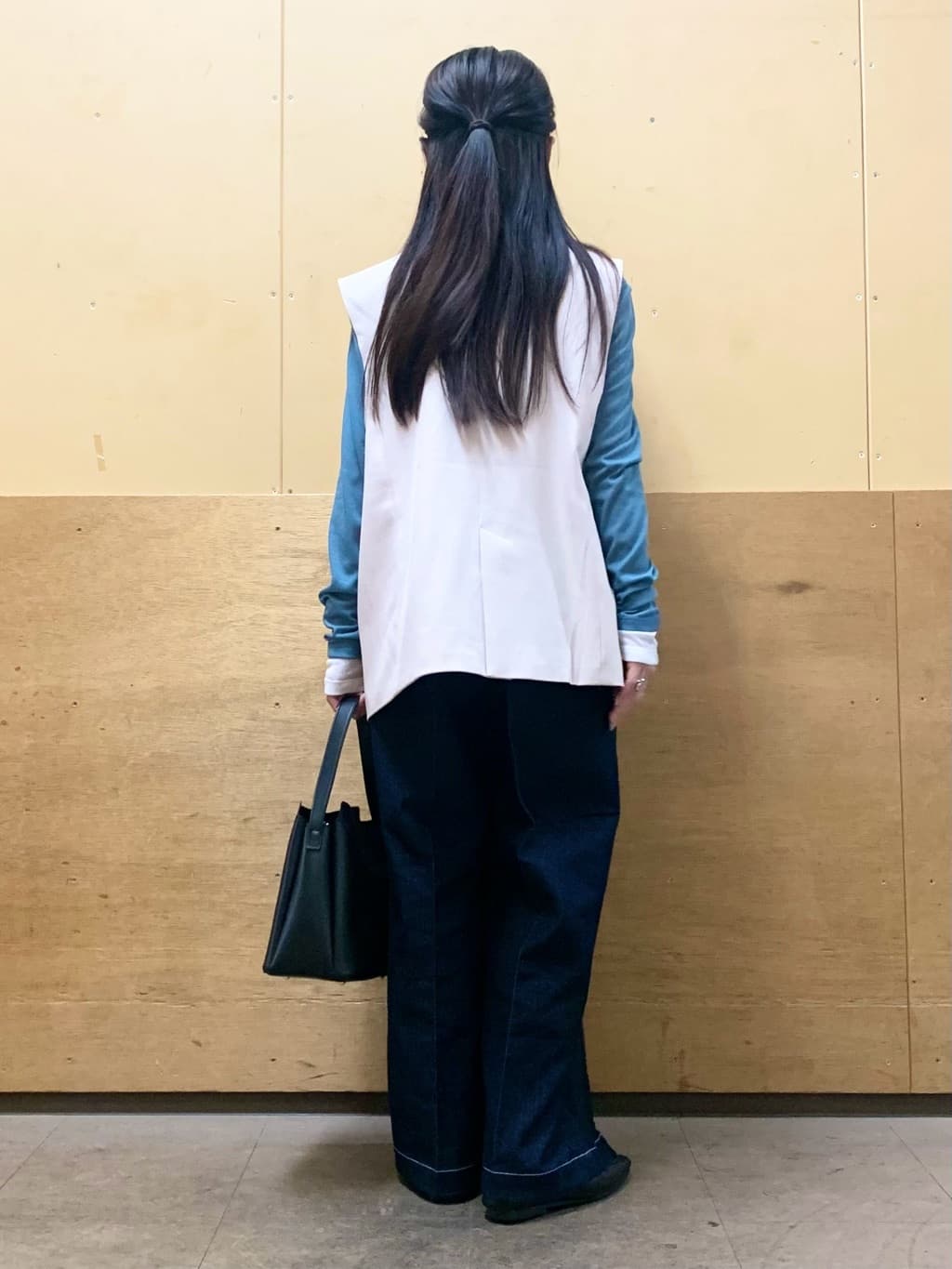 sahoさんの「THE SHOP TK｜【通勤にもカジュアルにも】CAVIAN ジレ/セットアップ可」を使ったコーディネート