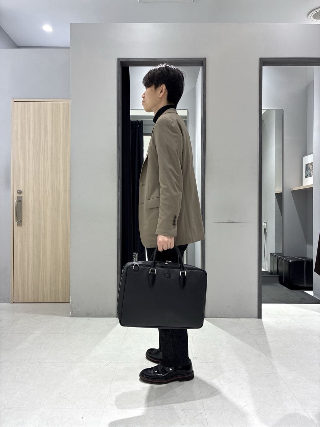 わいずみさんの「TAKEO KIKUCHI｜アンチピリング タートルネック ニット」を使ったコーディネート