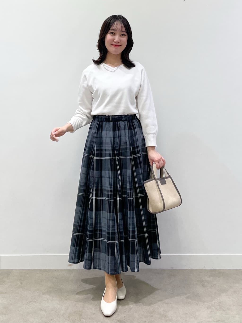 yukariさんの「Dessin｜【洗える】コットンVネックニット」を使ったコーディネート