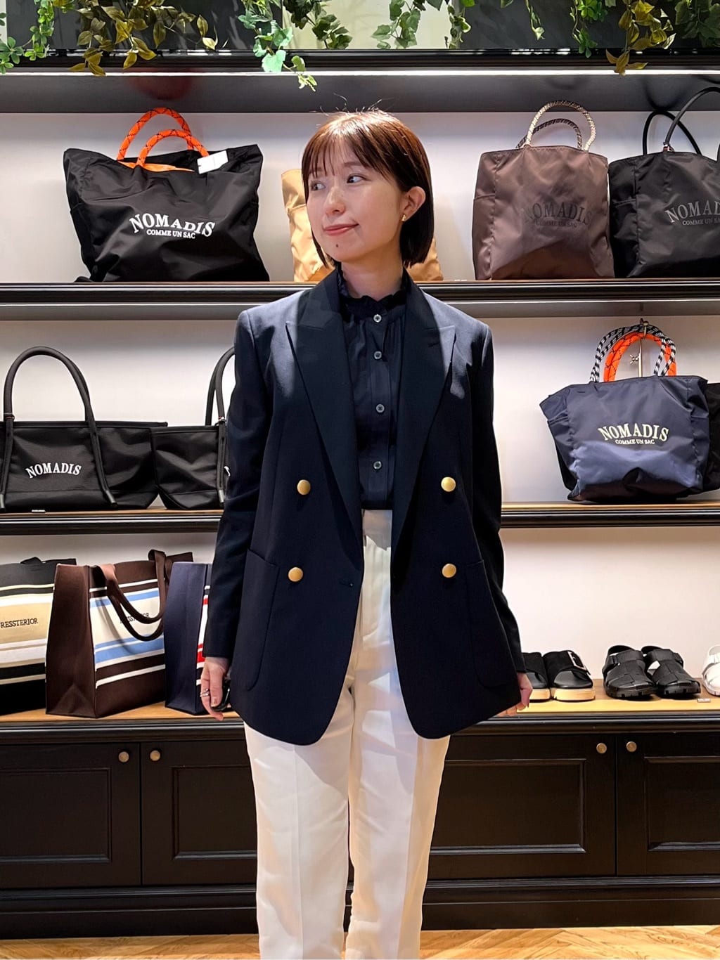 つじ まこさんの「DRESSTERIOR｜【ウォッシャブル/通勤】スタンドフリル ブラウス」を使ったコーディネート