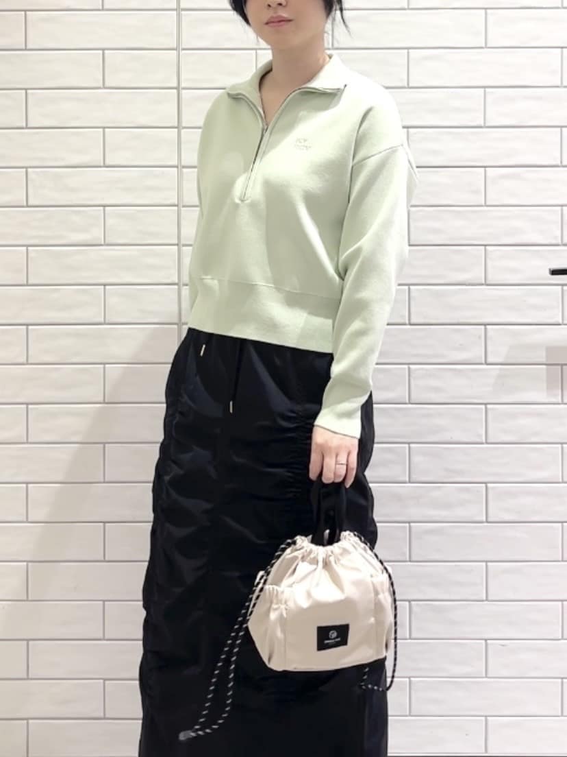 しおりさんの「OPAQUE.CLIP｜ハーフZIP刺繍ロゴニット【洗濯機OK】」を使ったコーディネート
