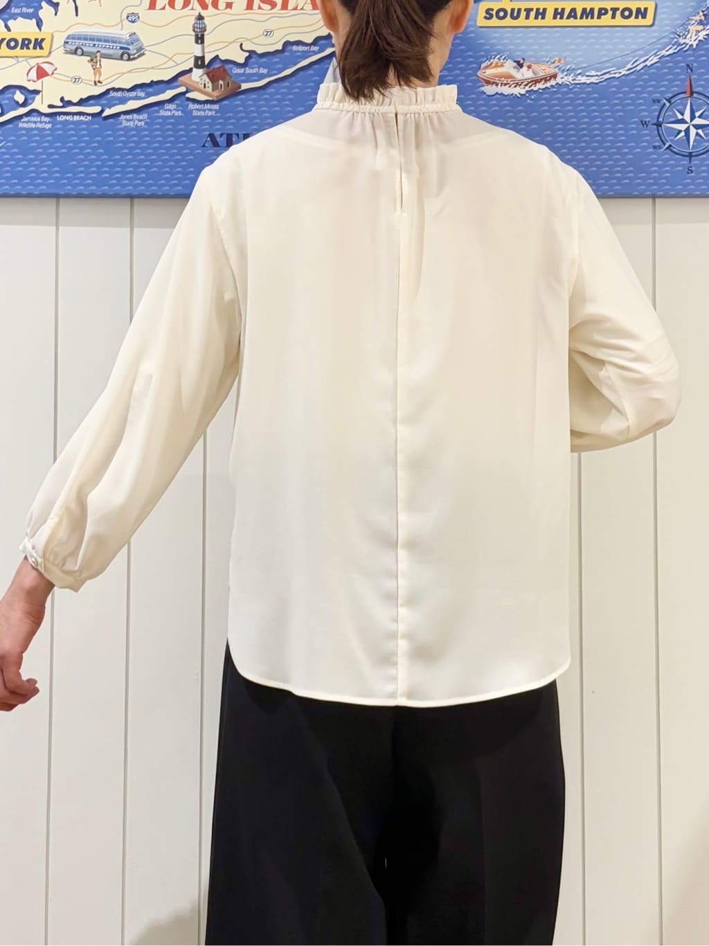 uwatokoさんの「Dessin｜【洗える】フリルネックジョーゼットブラウス」を使ったコーディネート