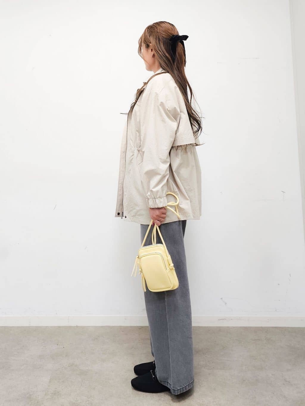 ゆゆさんの「SHOO･LA･RUE｜【高レビュー/S-LL】脚のラインを拾いにくい デニムワイドパンツ」を使ったコーディネート